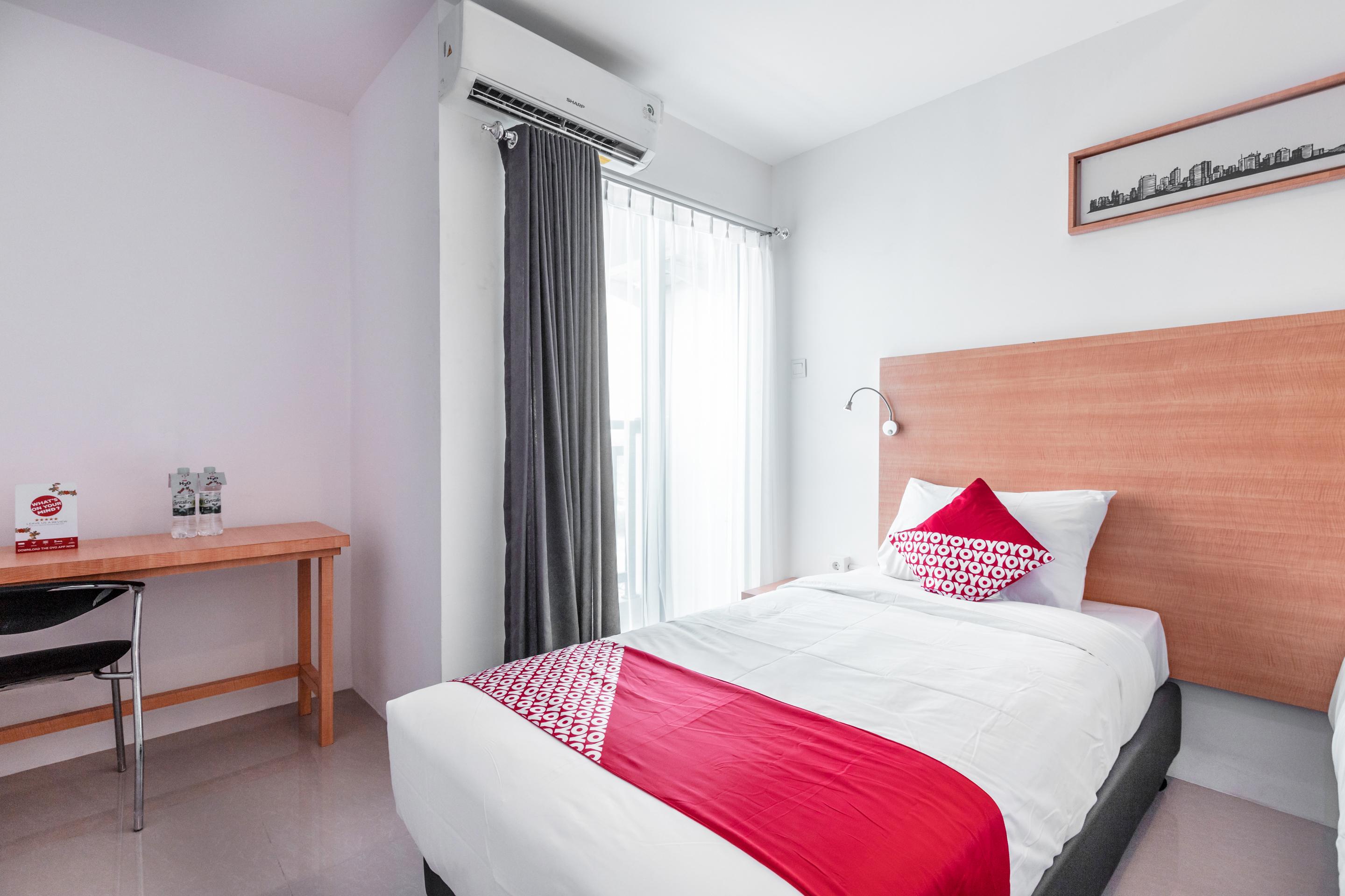 Oyo Flagship 766 Prima Orchard Hotel Bekasi Kültér fotó